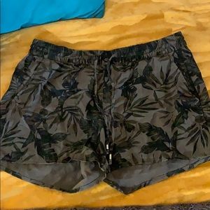 Floral drawstring short